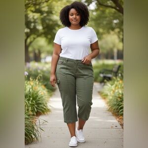 Women’s “Croft & Barrow” Stretch Cargo Capris Y2K Style